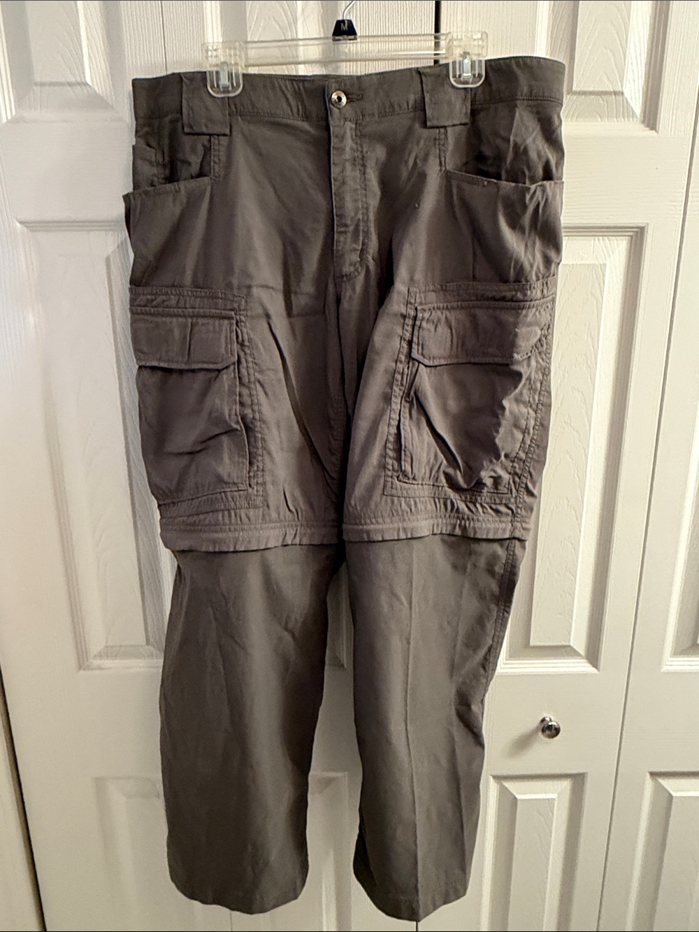 Duluth Trading Co Gray Men's Cargo Pants with Multiple Pockets 38x30